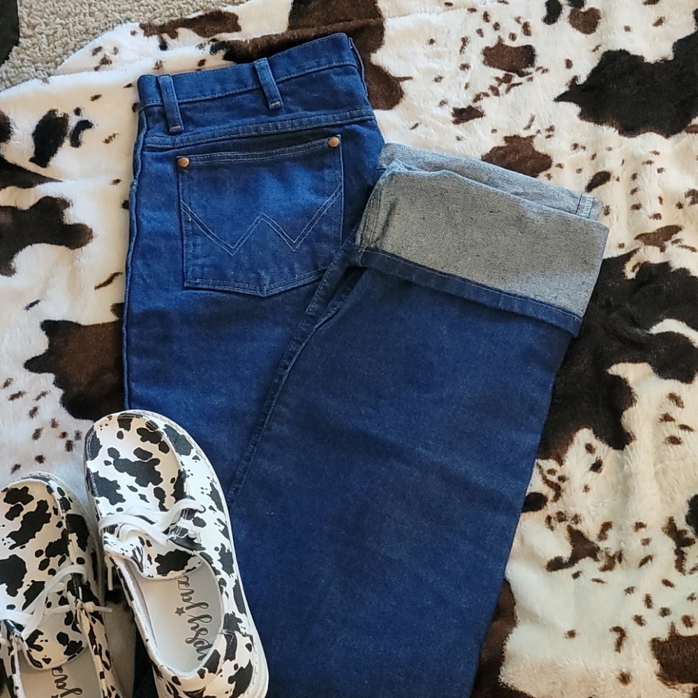 Mens wrangler jeans size 32x36 worn once
